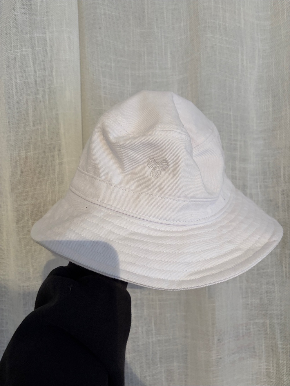 Aritzia TNA Bucket Hat